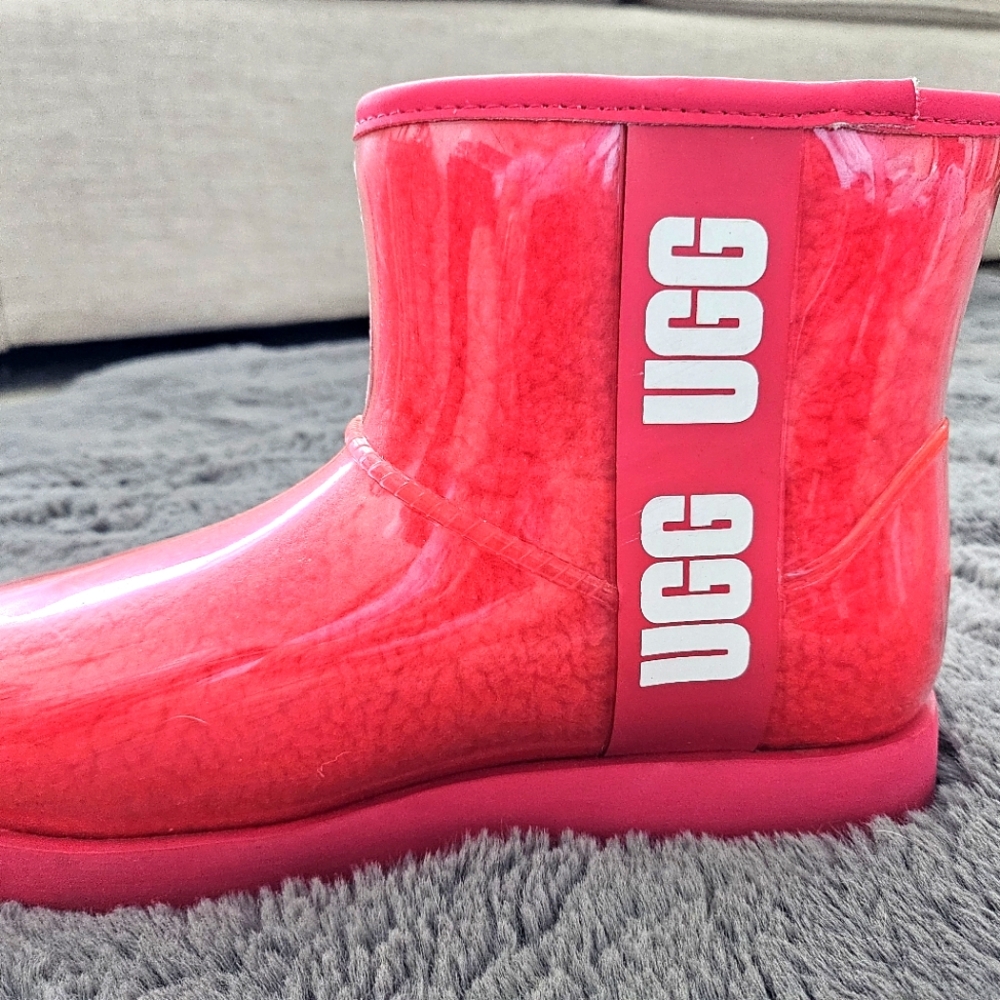 Ugg Classic Mini Boots - Picture 5 of 8